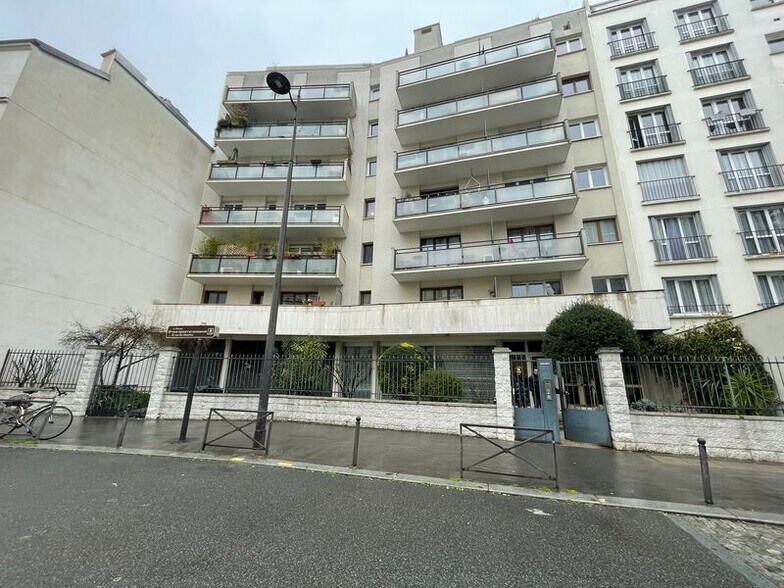Immeuble residentiel dans Paris à vendre - Photo de l’immeuble – Image 1 sur 5