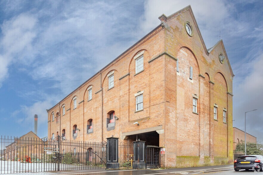 Local d'activités dans 55 Station St, Burton-On-Trent à vendre - Photo principale – Image 1 sur 1