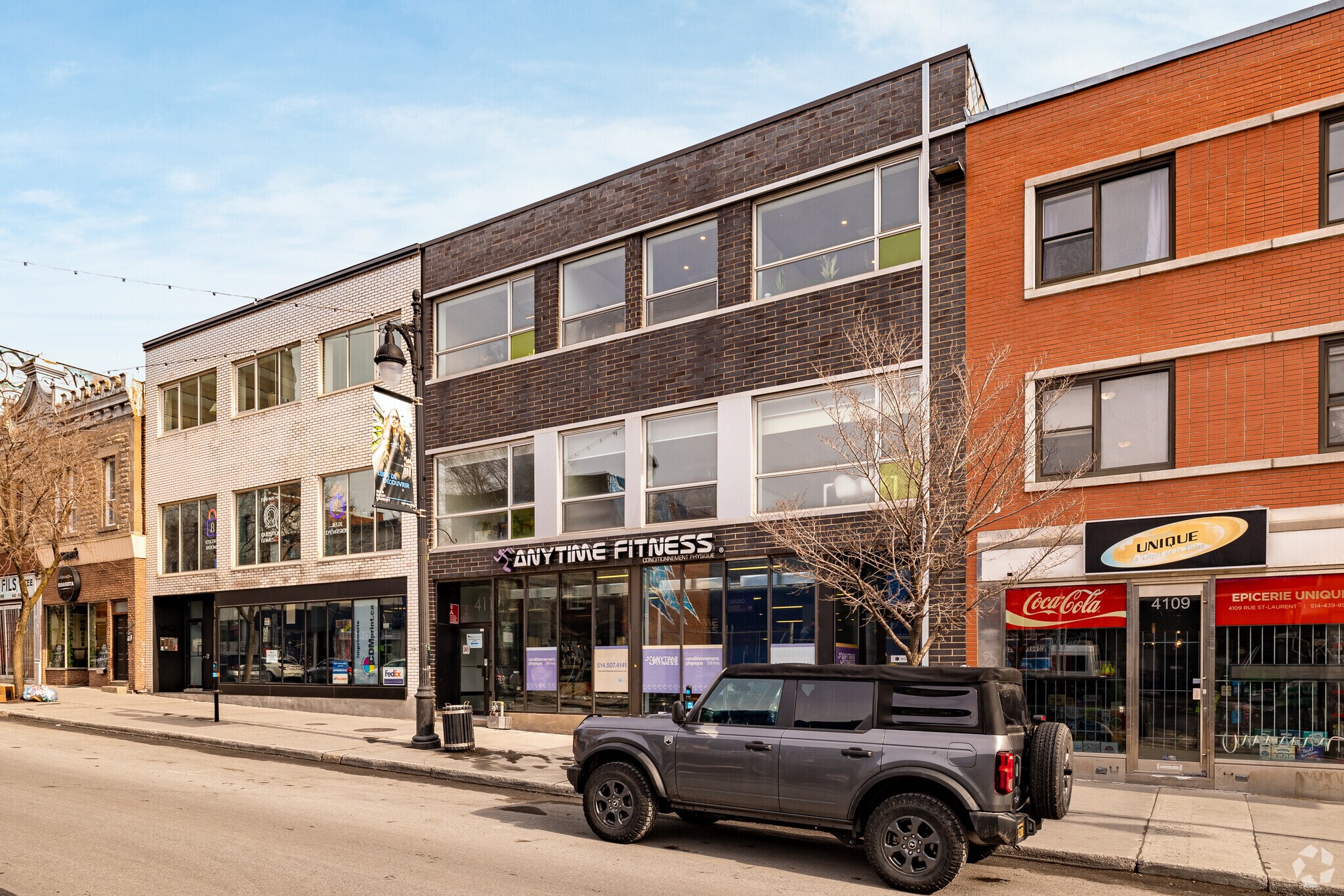 4115-4117 Boul Saint-Laurent, Montréal, QC à louer Photo principale– Image 1 sur 10