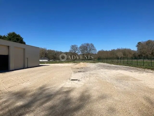 Local d'activités dans Cellettes à vendre - Photo de l’immeuble – Image 2 sur 4