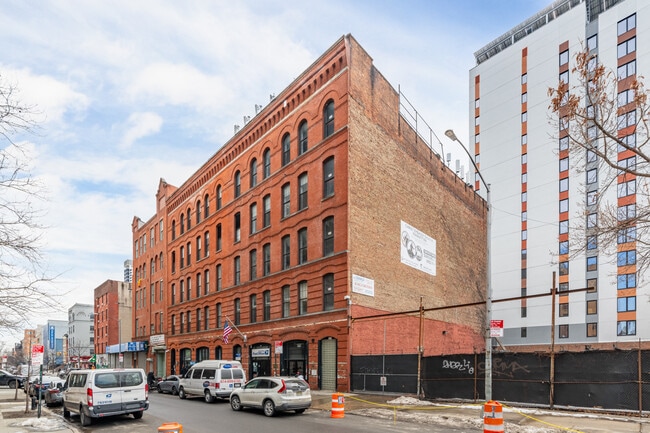 Plus de détails pour 116-122 E 124th St, New York, NY - Bureau, Bureau/Médical à louer