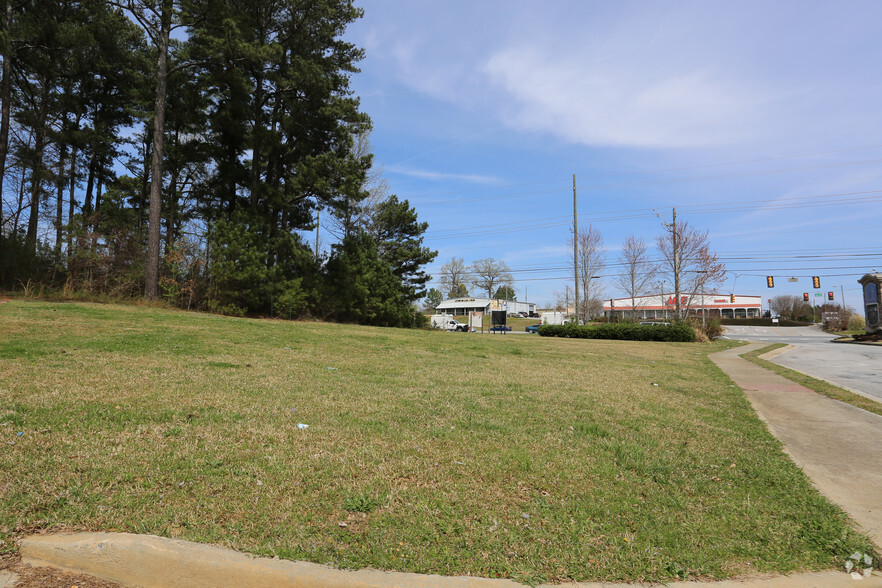 Ellison Lakes Pky, Kennesaw, GA à vendre - Photo principale – Image 1 sur 4