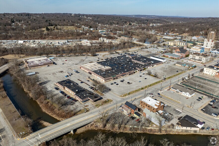 100 S Jefferson St, New Castle, PA à louer - Photo principale – Image 2 sur 7