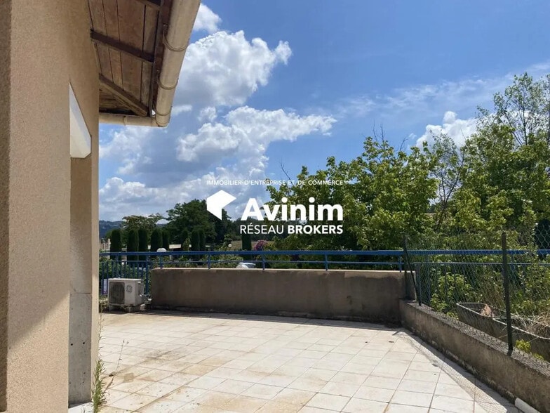 Bureau dans Tourrettes à vendre - Photo de l’immeuble – Image 2 sur 8