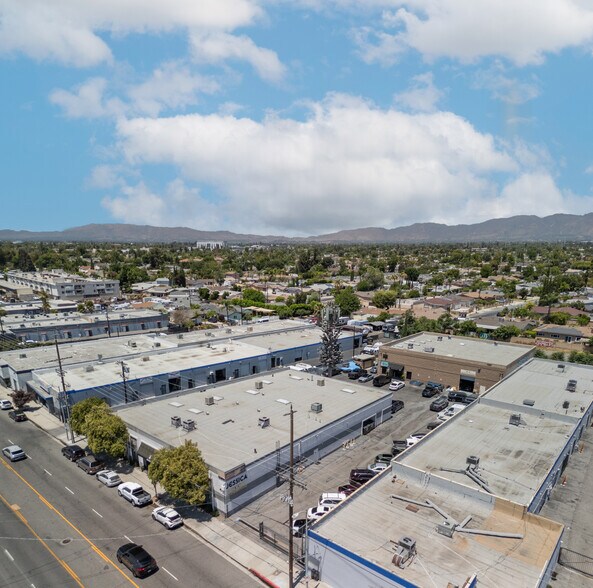 13201-13209 Saticoy St, North Hollywood, CA à vendre - Photo de l’immeuble – Image 3 sur 11
