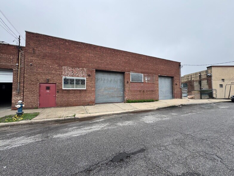 111 Madison Ave, Hempstead, NY à vendre - Photo de l’immeuble – Image 1 sur 20