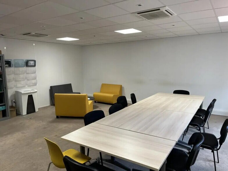 Bureau dans La Valette-du-Var à louer - Photo intérieure – Image 2 sur 9