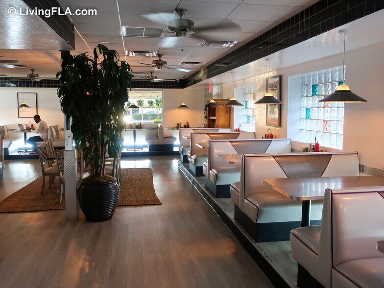 2410 N Federal Hwy, Delray Beach, FL à louer - Photo de l’immeuble – Image 2 sur 26