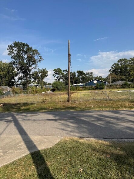 4605 Brookwoods Dr, Houston, TX à vendre - Photo de l’immeuble – Image 3 sur 7