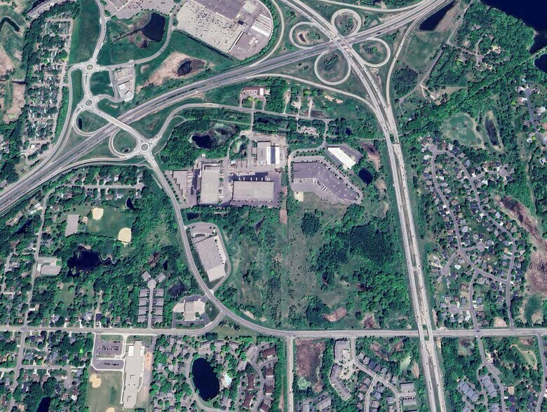 7264 50th St N, Oakdale, MN à vendre - Photo de l’immeuble – Image 2 sur 4