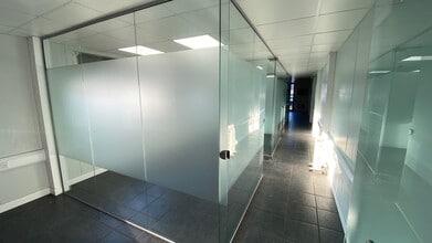 Unit R4 Offices, Northfleet Industrial Est, Lower Rd, Northfleet à louer Photo de l’immeuble– Image 1 sur 1