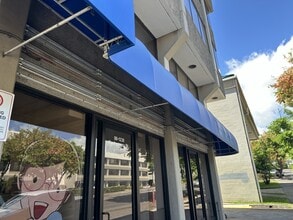 98-1238 Kaahumanu St, Pearl City, HI à louer Photo intérieure– Image 2 sur 2