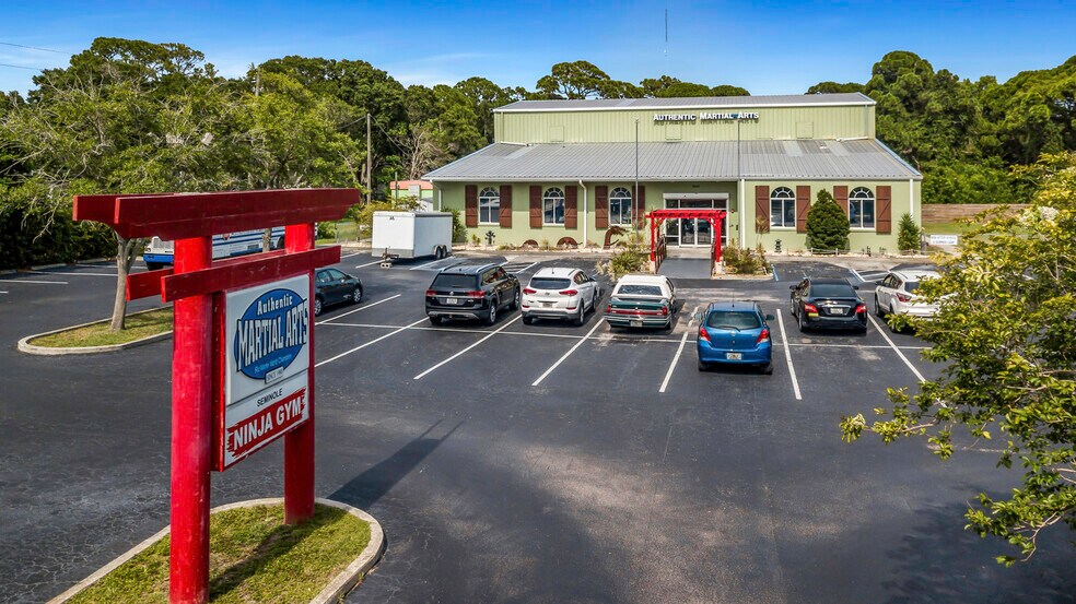 7633 131st St, Seminole, FL à louer - Photo de l’immeuble – Image 1 sur 15