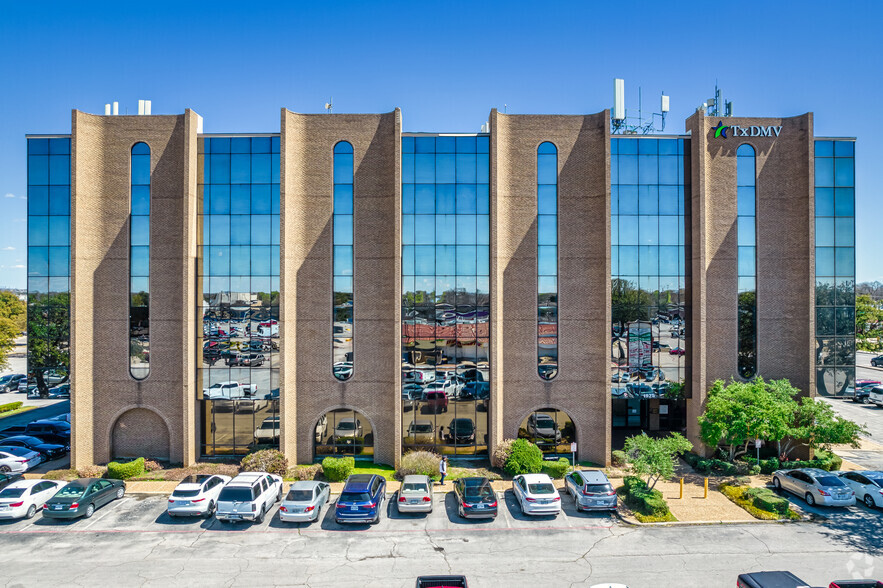 1925 E Belt Line Rd, Carrollton, TX à louer - Photo de l’immeuble – Image 3 sur 5