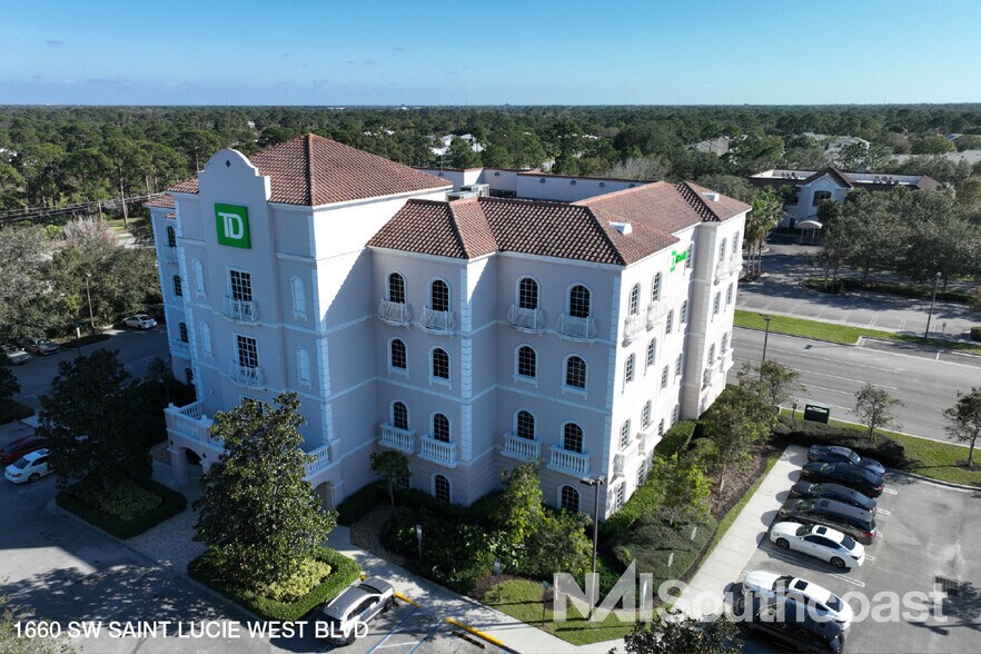 1660 SW St Lucie West Blvd, Port Saint Lucie, FL à louer - Photo de l’immeuble – Image 2 sur 14