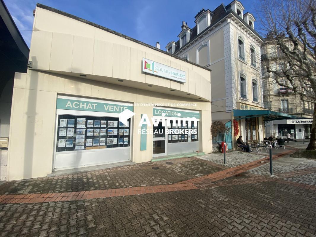 Local commercial dans Voiron à louer Photo de l’immeuble– Image 1 sur 13