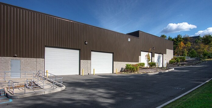60 Owens Dr, Wayne, NJ à louer - Photo de l’immeuble – Image 3 sur 7