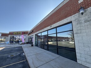 1411-1475 Veterans Pky, Yorkville, IL à louer Photo intérieure– Image 1 sur 9