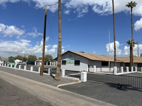 3526 W Polk St, Phoenix, AZ à louer Photo de l’immeuble– Image 1 sur 11