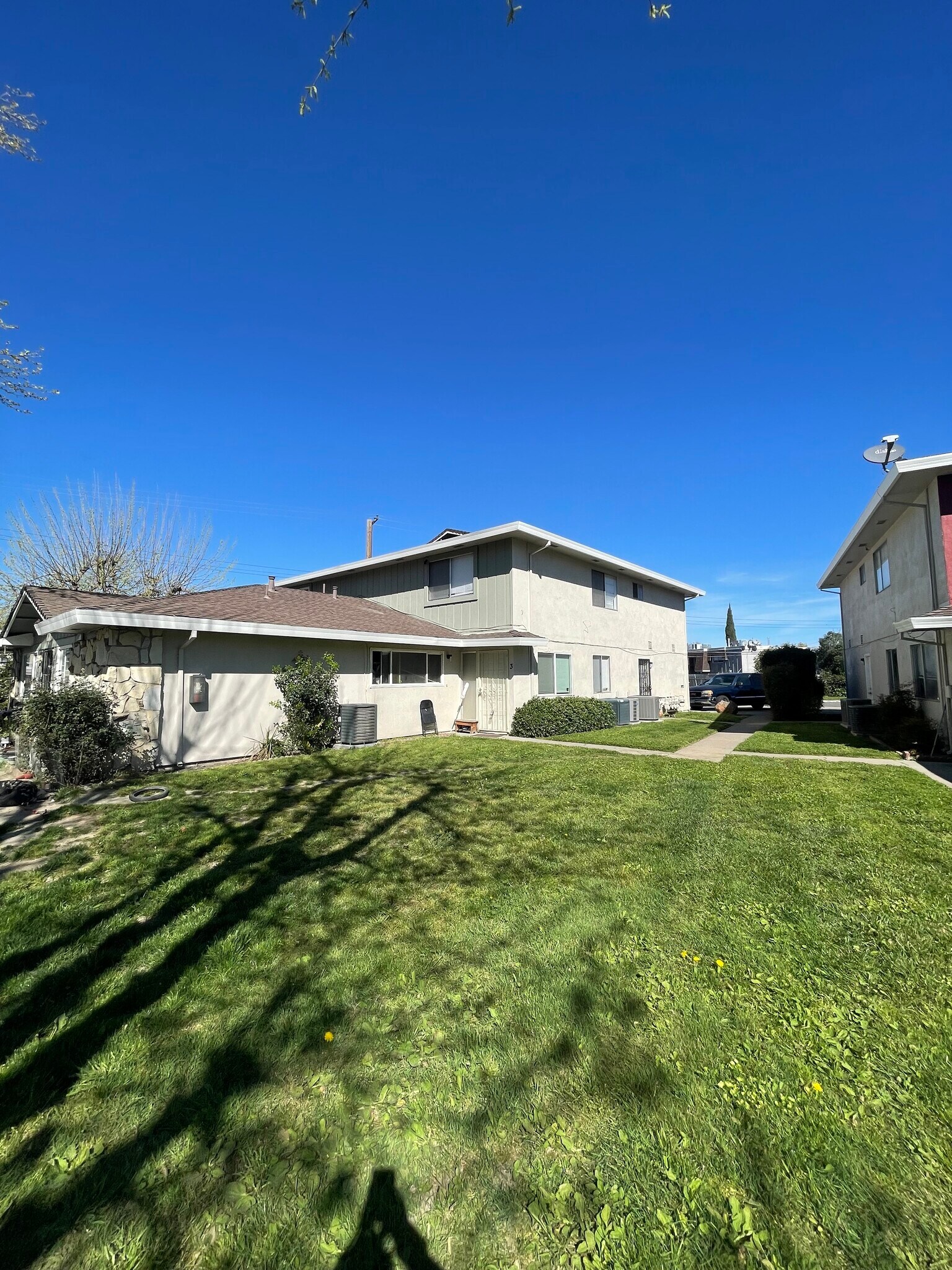 4411 Greenholme Dr, Sacramento, CA à vendre Photo principale– Image 1 sur 14