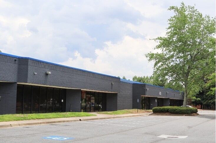 825 Franklin Ct SE, Marietta, GA à louer Photo de l’immeuble– Image 1 sur 26