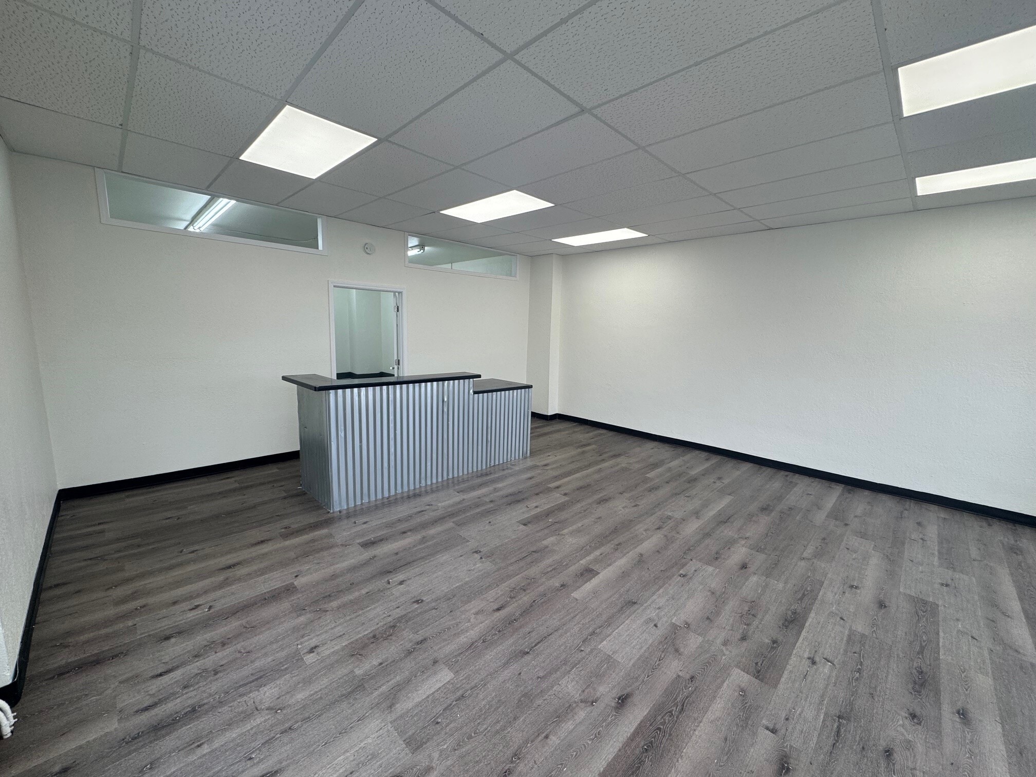 5701-5711 W Burnham St, Milwaukee, WI à louer Photo intérieure– Image 1 sur 5