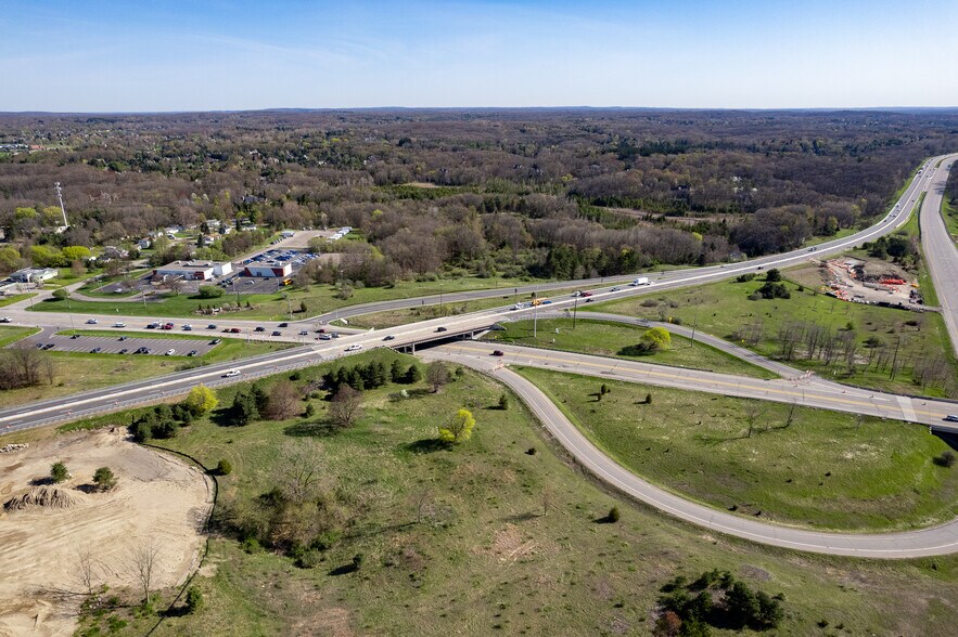 8300 Dixie Hwy, Clarkston, MI à vendre - Photo de l’immeuble – Image 3 sur 17