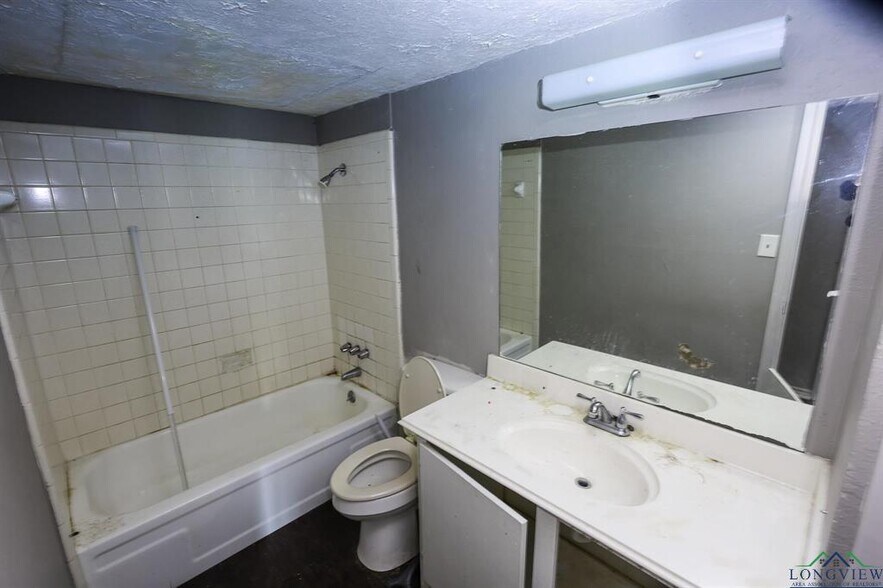 222 W Gilmer St, Big Sandy, TX à vendre - Photo de l’immeuble – Image 3 sur 13