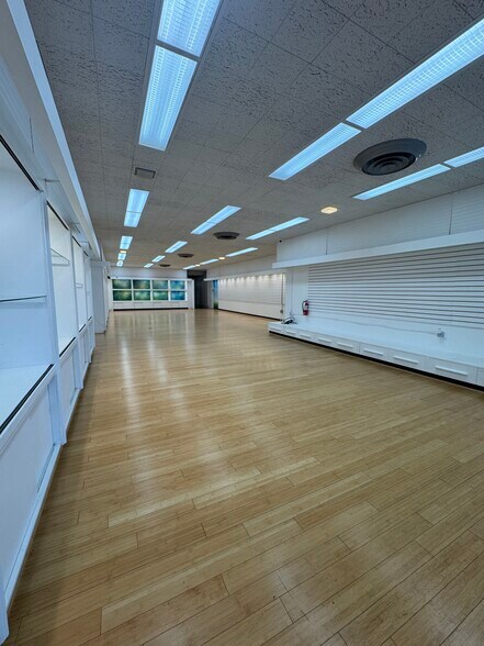 410 S Spring St, Burlington, NC à louer - Photo de l’immeuble – Image 2 sur 11