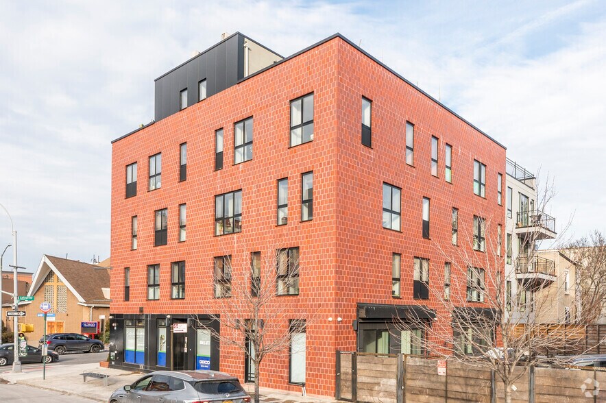 766 Lafayette Ave, Brooklyn, NY à louer - Photo de l’immeuble – Image 2 sur 4