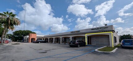 12975 W Okeechobee Rd, Hialeah, FL à louer Photo de l’immeuble– Image 2 sur 11