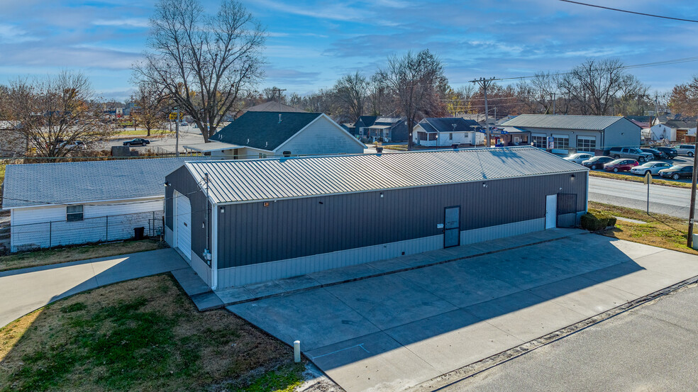 128 N Mickey Mantle Blvd, Commerce, OK à vendre - Photo de l’immeuble – Image 2 sur 10