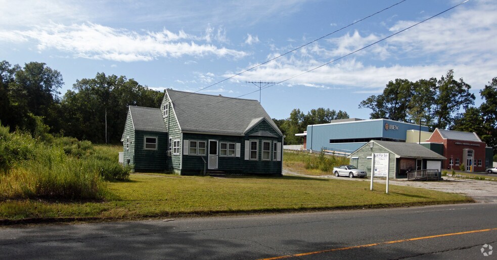 715-717 Main St, Monroe, CT à vendre - Photo de l’immeuble – Image 2 sur 9