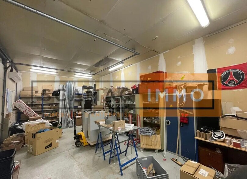 Local d'activités dans Quincy-Voisins à vendre - Photo de l’immeuble – Image 2 sur 12