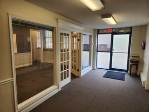 2828 10th St NE, Washington, DC à louer Hall d’entrée– Image 1 sur 15