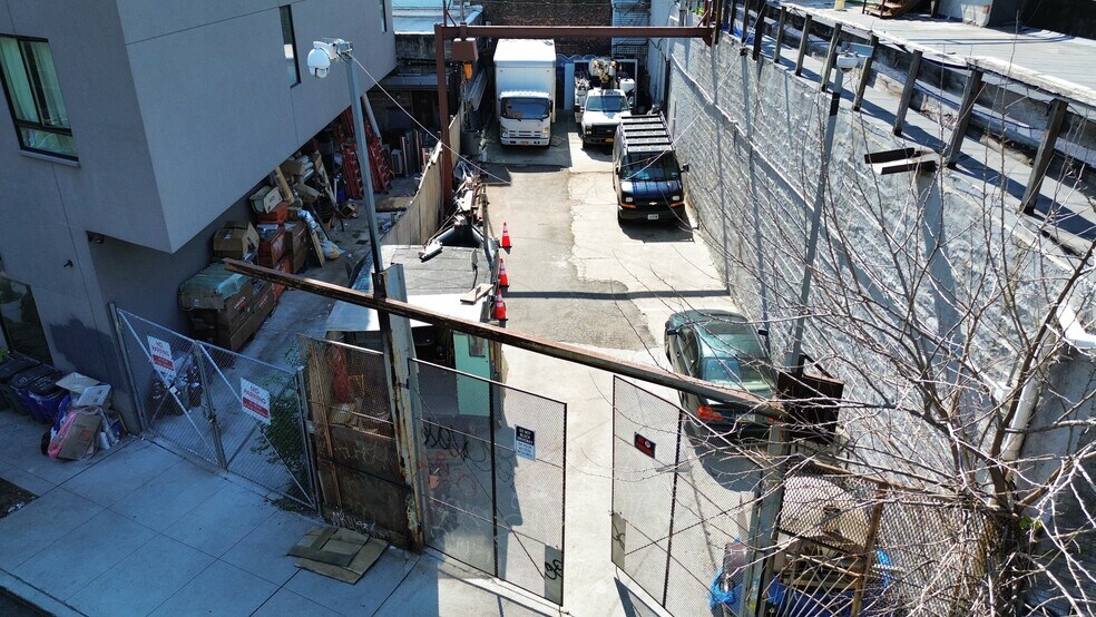 76 Bushwick Pl, Brooklyn, NY à vendre - Photo de l’immeuble – Image 3 sur 3