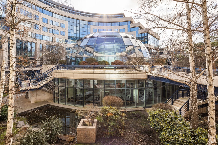 14 Boulevard Des Frères Voisin, Issy-les-Moulineaux à louer - Photo de l’immeuble – Image 2 sur 4