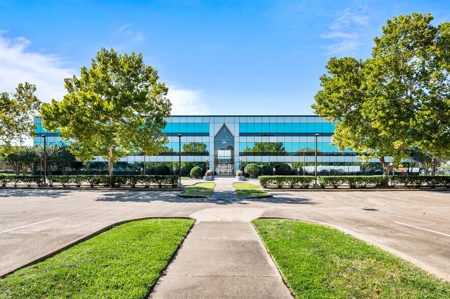 12000 Richmond Ave, Houston, TX à louer - Photo principale – Image 1 sur 13