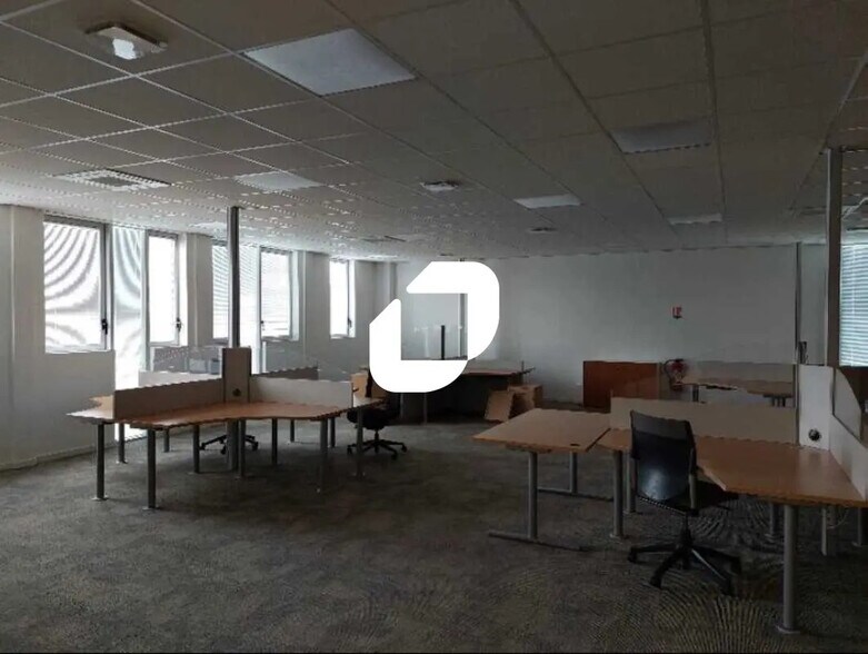 Bureau dans Rillieux-la-Pape à louer - Photo de l’immeuble – Image 3 sur 7