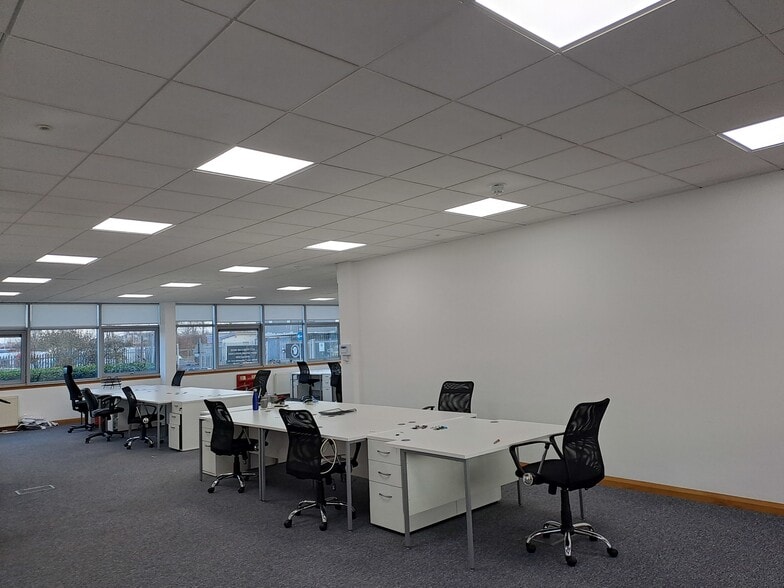 300 Springhill Pky, Baillieston à louer - Photo intérieure – Image 3 sur 7