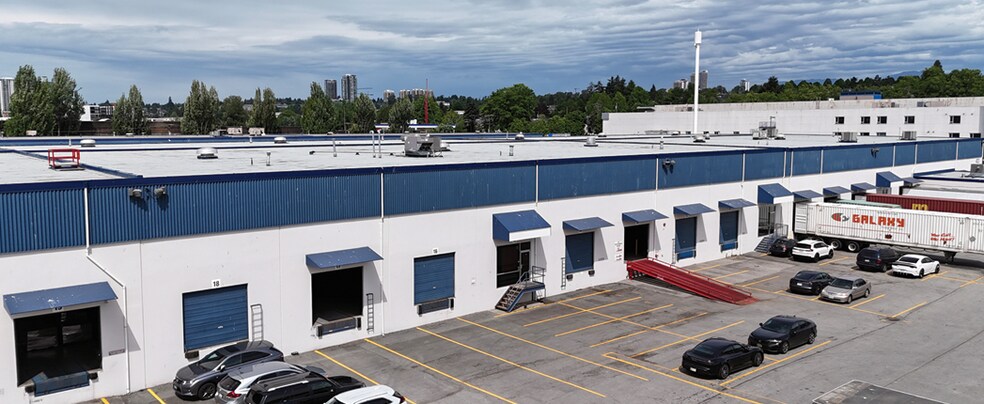 403 E Kent Ave N, Vancouver, BC à louer - Photo de l’immeuble – Image 1 sur 11
