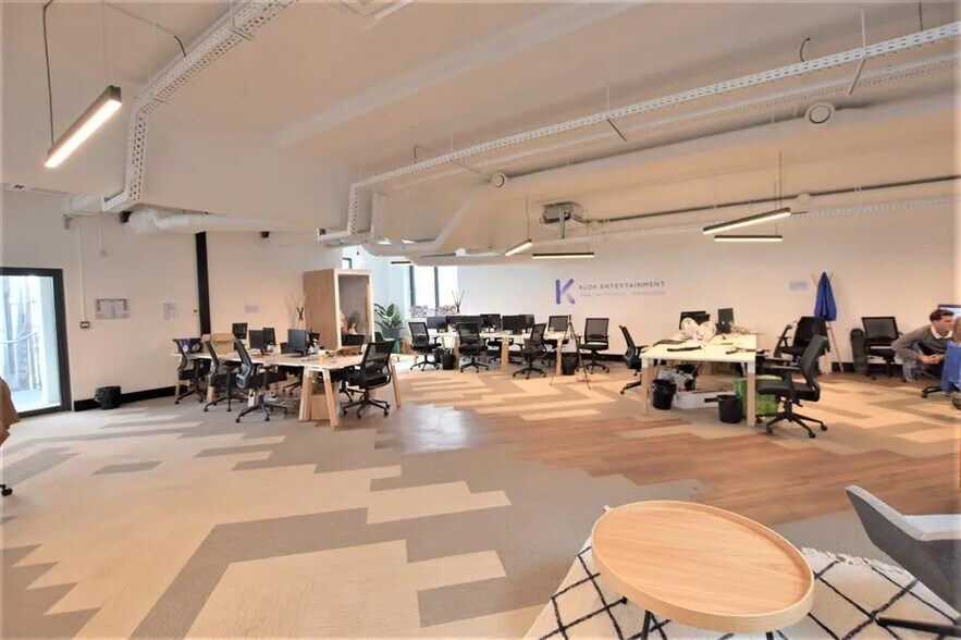 Bureau dans Paris à louer - Photo de l’immeuble – Image 1 sur 8
