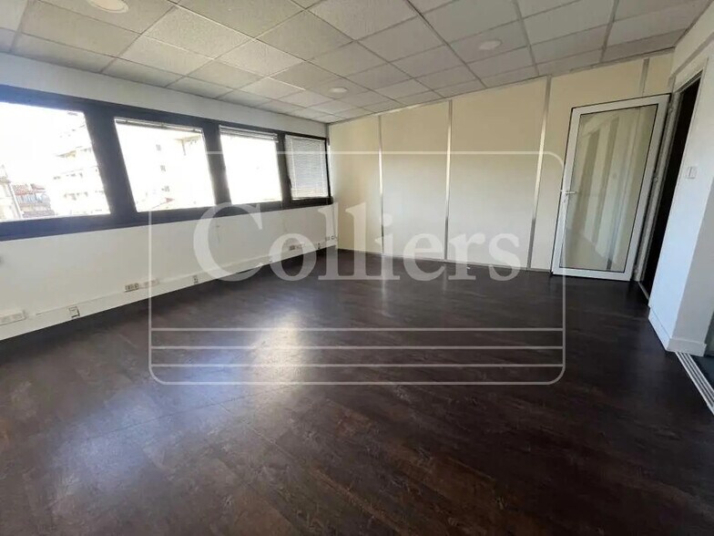 Bureau dans Marseille à louer - Photo de l’immeuble – Image 1 sur 9