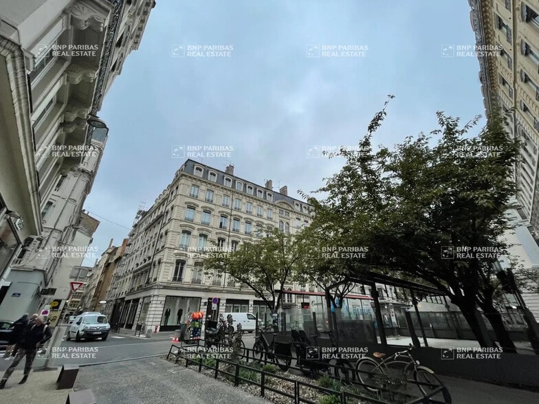 1 Rue Des Quatre Chapeaux, Lyon à louer - Photo de l’immeuble – Image 3 sur 16