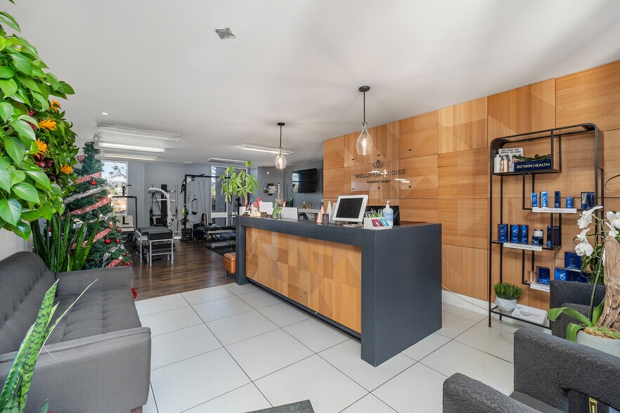 1101 Dove St, Newport Beach, CA à vendre - Photo intérieure – Image 3 sur 9