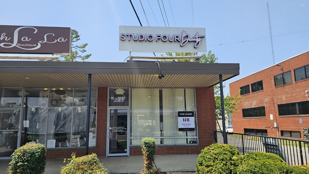 220-228 Reisterstown Rd, Baltimore, MD à louer - Photo de l’immeuble – Image 3 sur 11