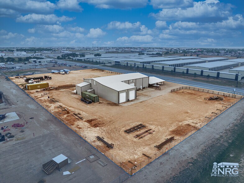 601 SE Mustang Dr, Andrews, TX à louer - Photo de l’immeuble – Image 2 sur 11