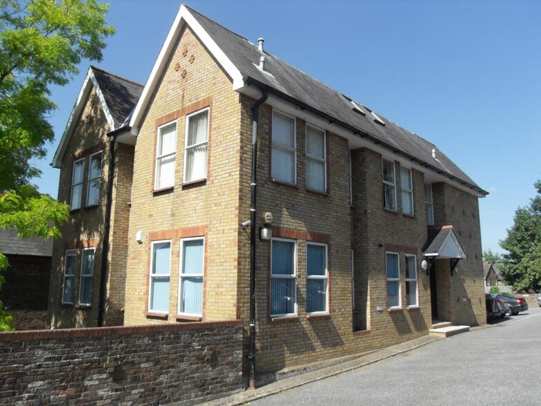Hughenden Rd, High Wycombe à louer - Photo de l’immeuble – Image 3 sur 11