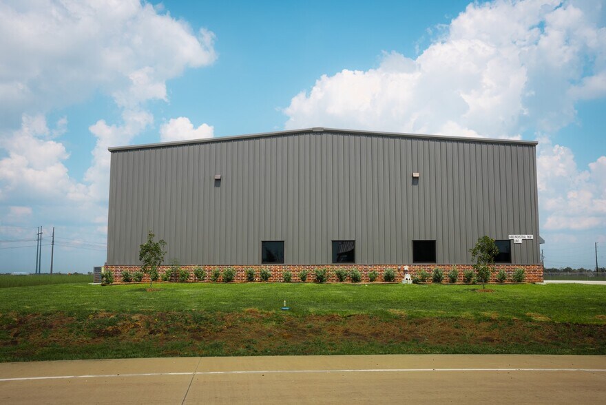 8490 Industrial Pky, Beaumont, TX à louer - Photo de l’immeuble – Image 3 sur 17