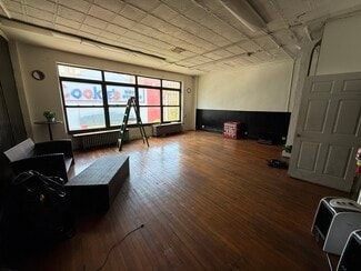 Plus de détails pour 558 Melrose Ave, Bronx, NY - Bureau/Local commercial, Local commercial à louer